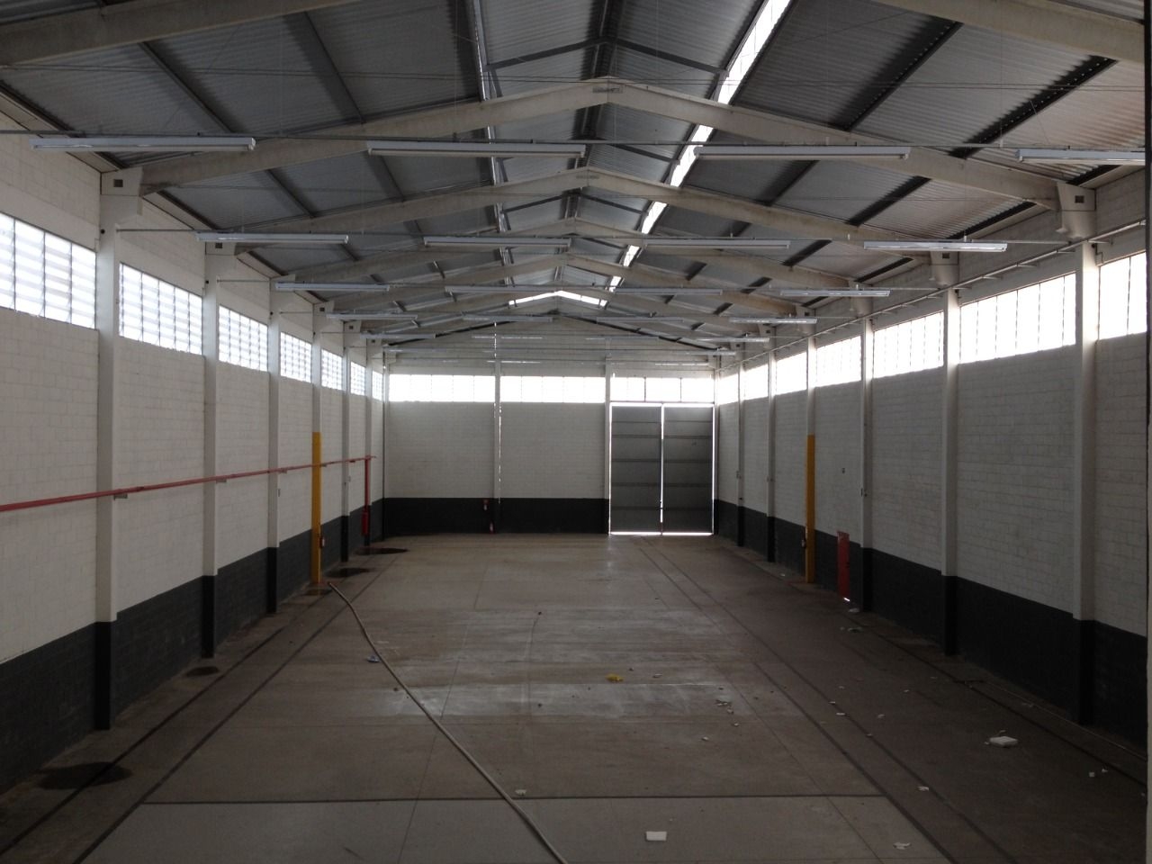 Depósito-Galpão, 1200 m² - Foto 1
