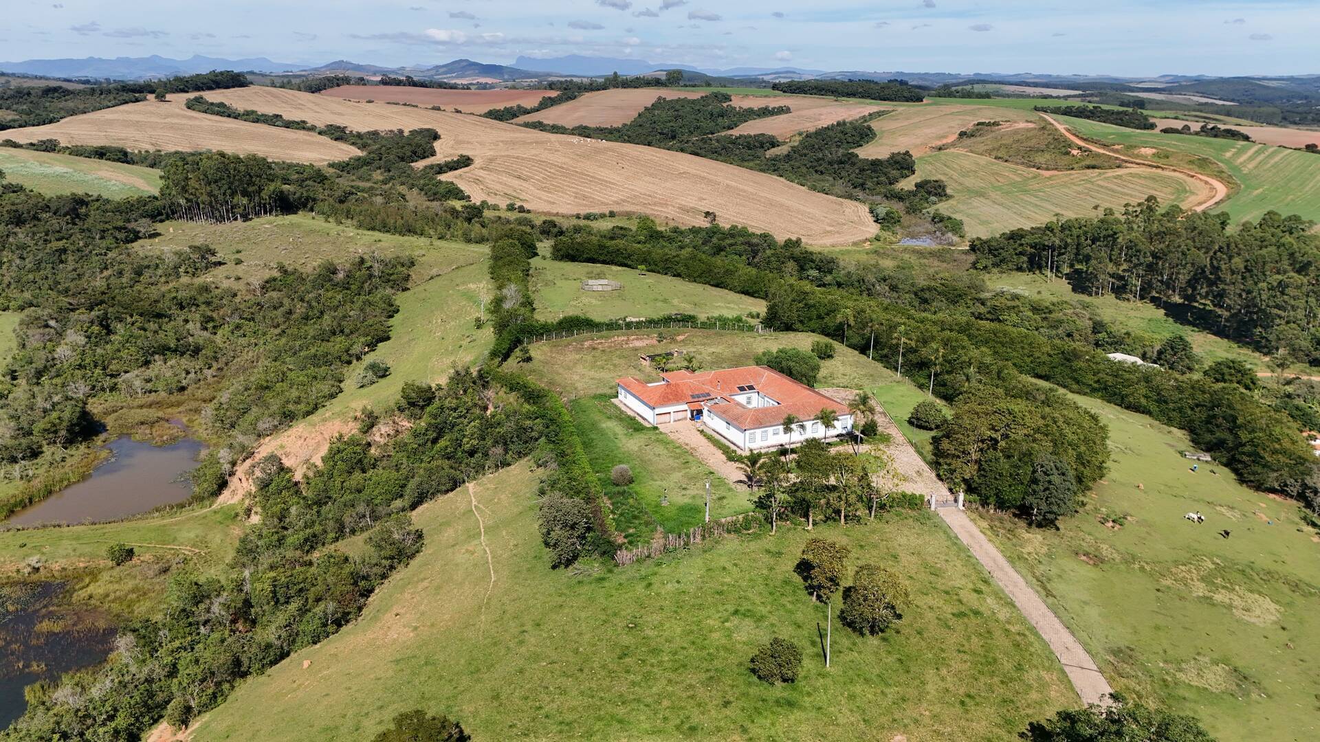 Fazenda, 700 m² - Foto 1