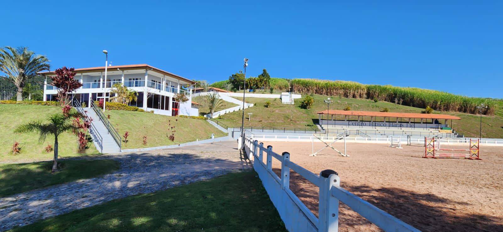 Sítio, 3 quartos, 300 m² - Foto 1