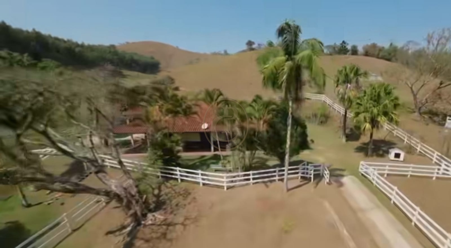 Sítio, 3 quartos, 250 m² - Foto 2