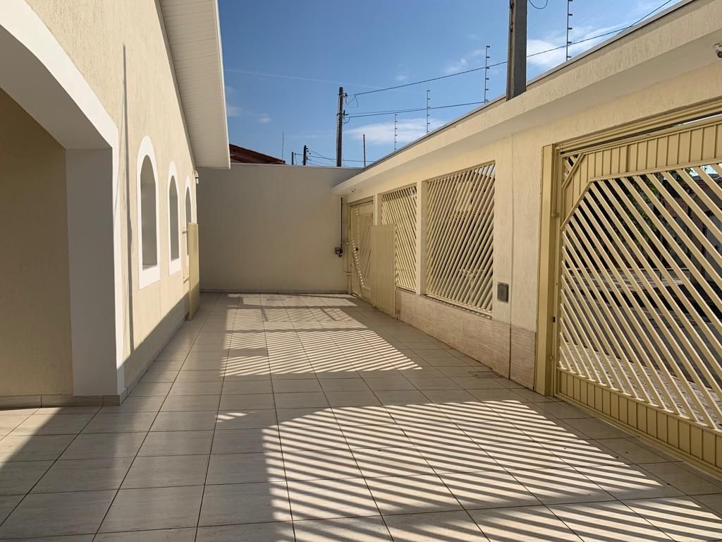 Casa, 4 quartos, 244 m² - Foto 3
