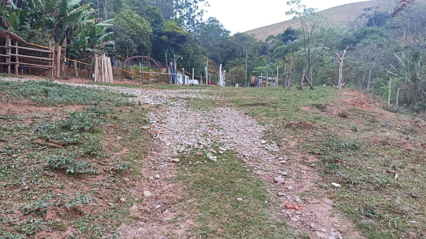 Sítio, 2 quartos, 250 m² - Foto 2