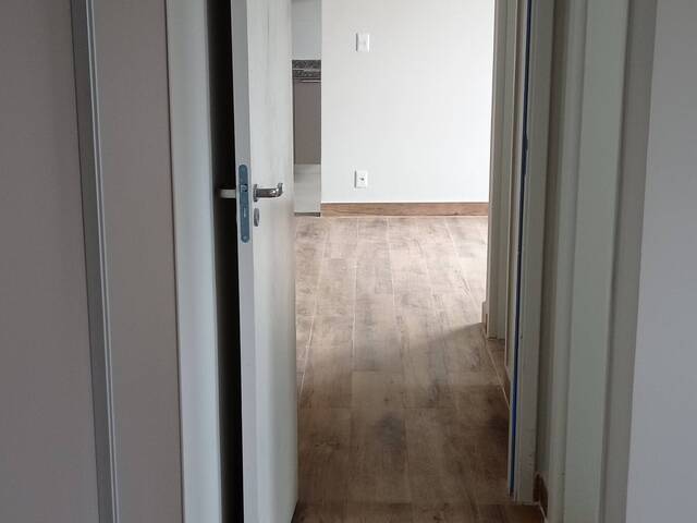 Venda em Condomínio Residencial Colinas do Paratehy - São José dos Campos