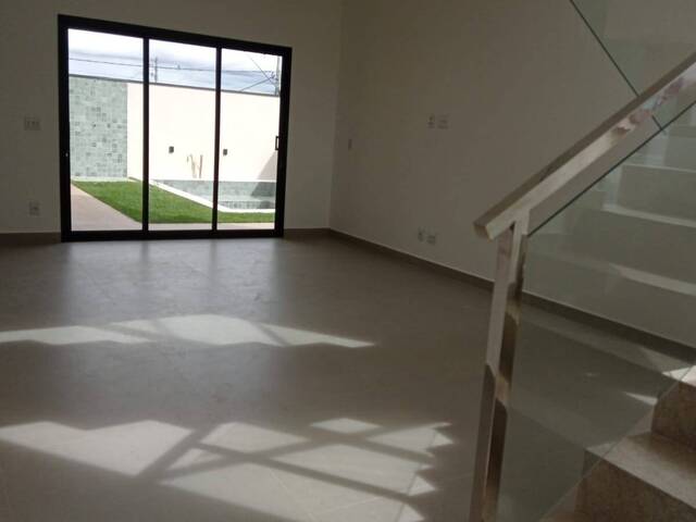 Casa para Venda em São José dos Campos - 4