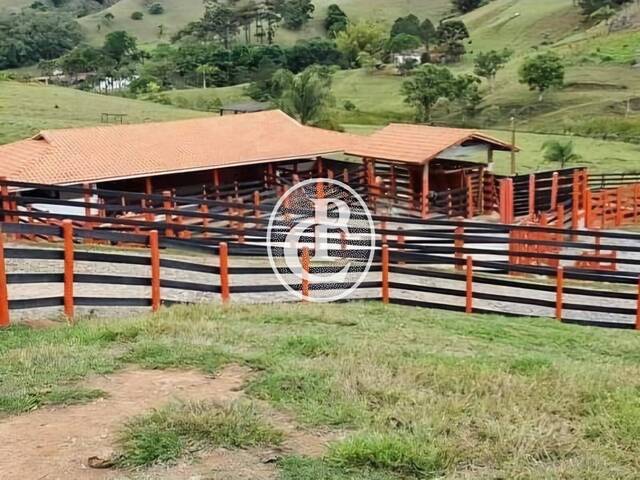 Sítio para Venda em Paraibuna - 2