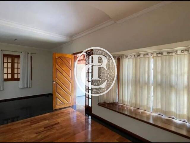 Casa para Venda em São José dos Campos - 4