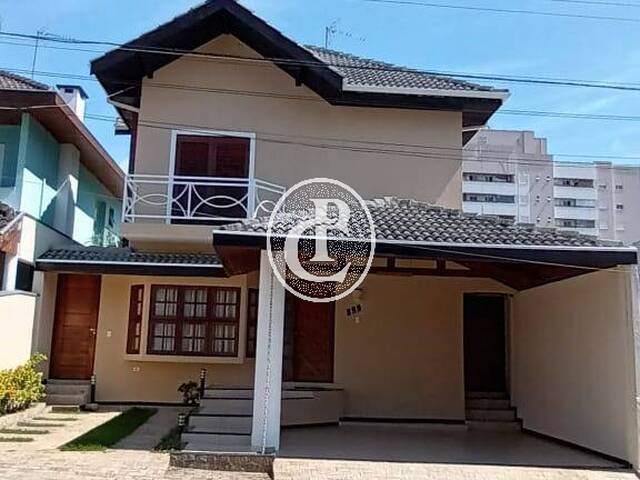 Casa para Venda em São José dos Campos - 2