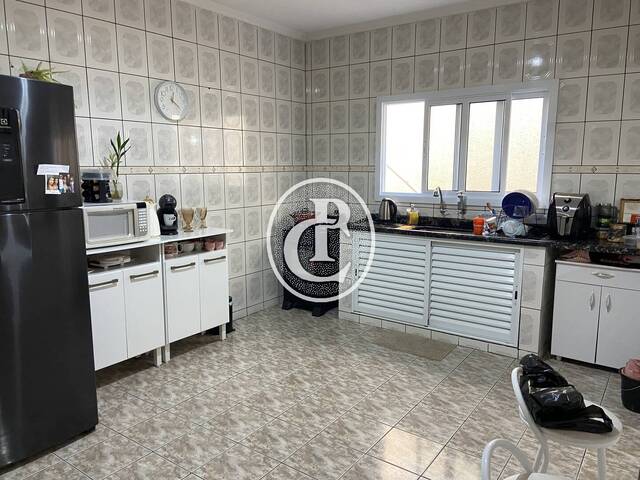 Sobrado para Venda em São José dos Campos - 4