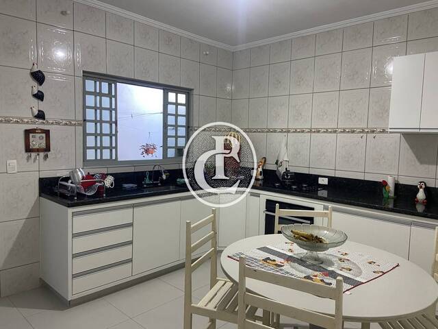 #1886 - Casa para Venda em São José dos Campos - SP