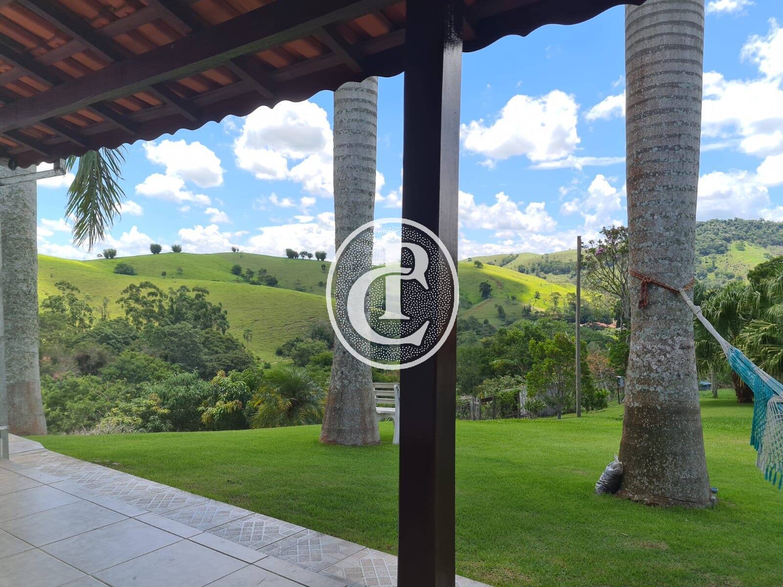 Chácara, 4 quartos, 2500 m² - Foto 1