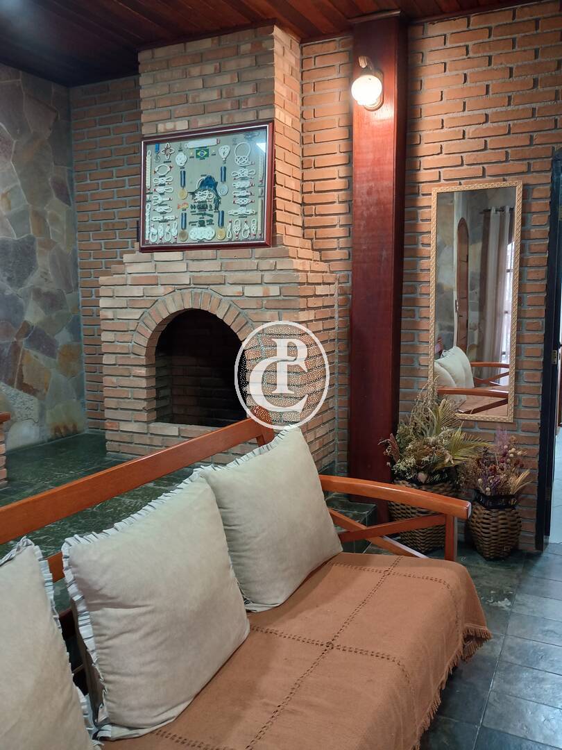 Casa, 3 quartos, 240 m² - Foto 2