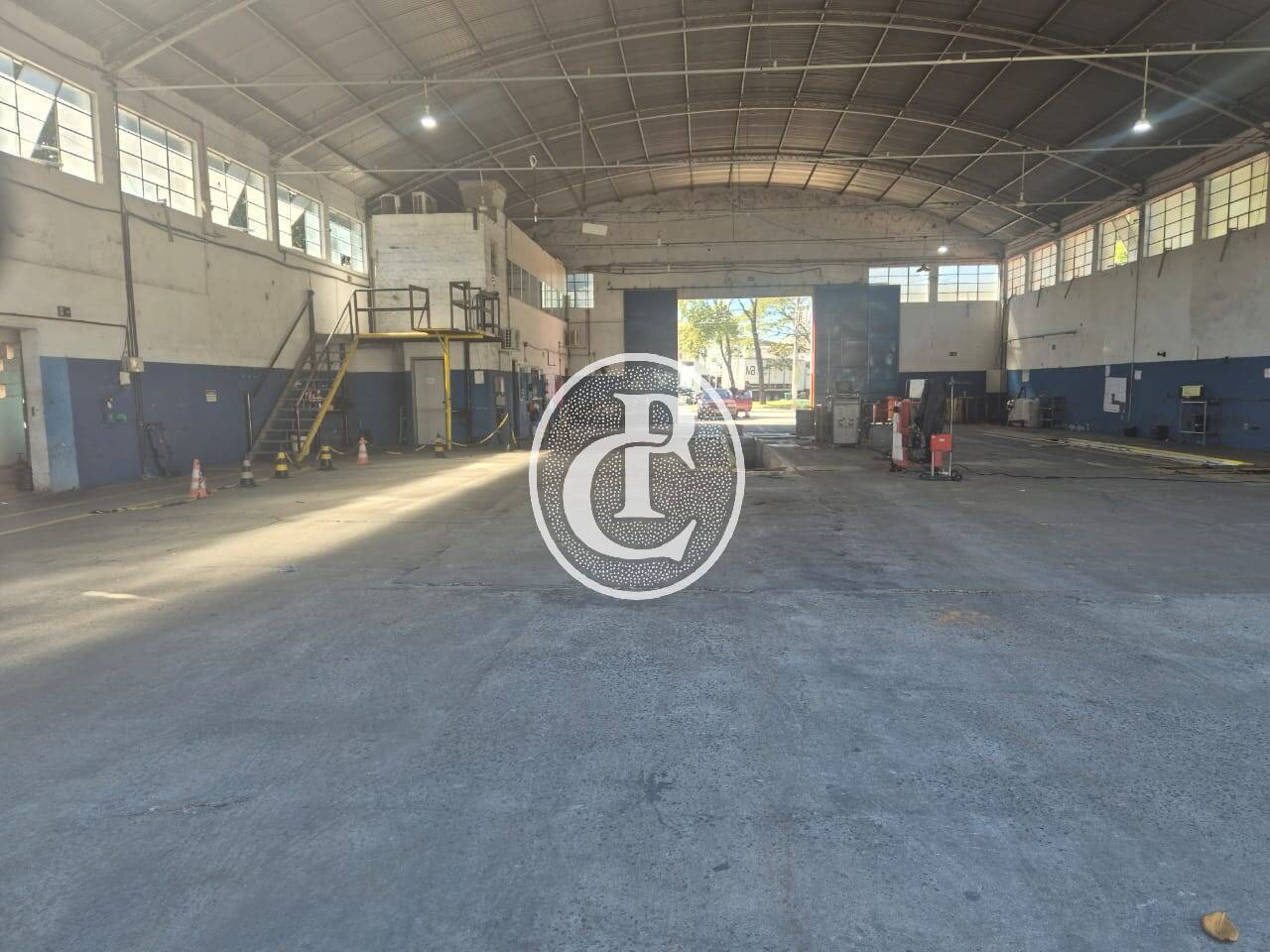 Sala-Conjunto, 1350 m² - Foto 5