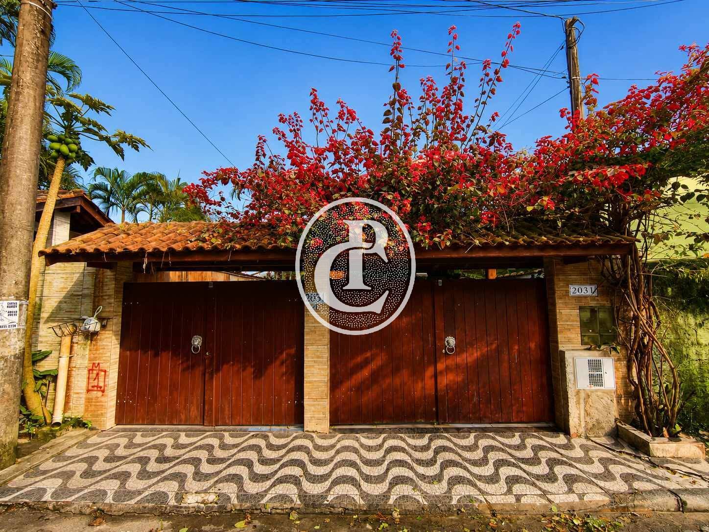 Casa, 3 quartos, 230 m² - Foto 1