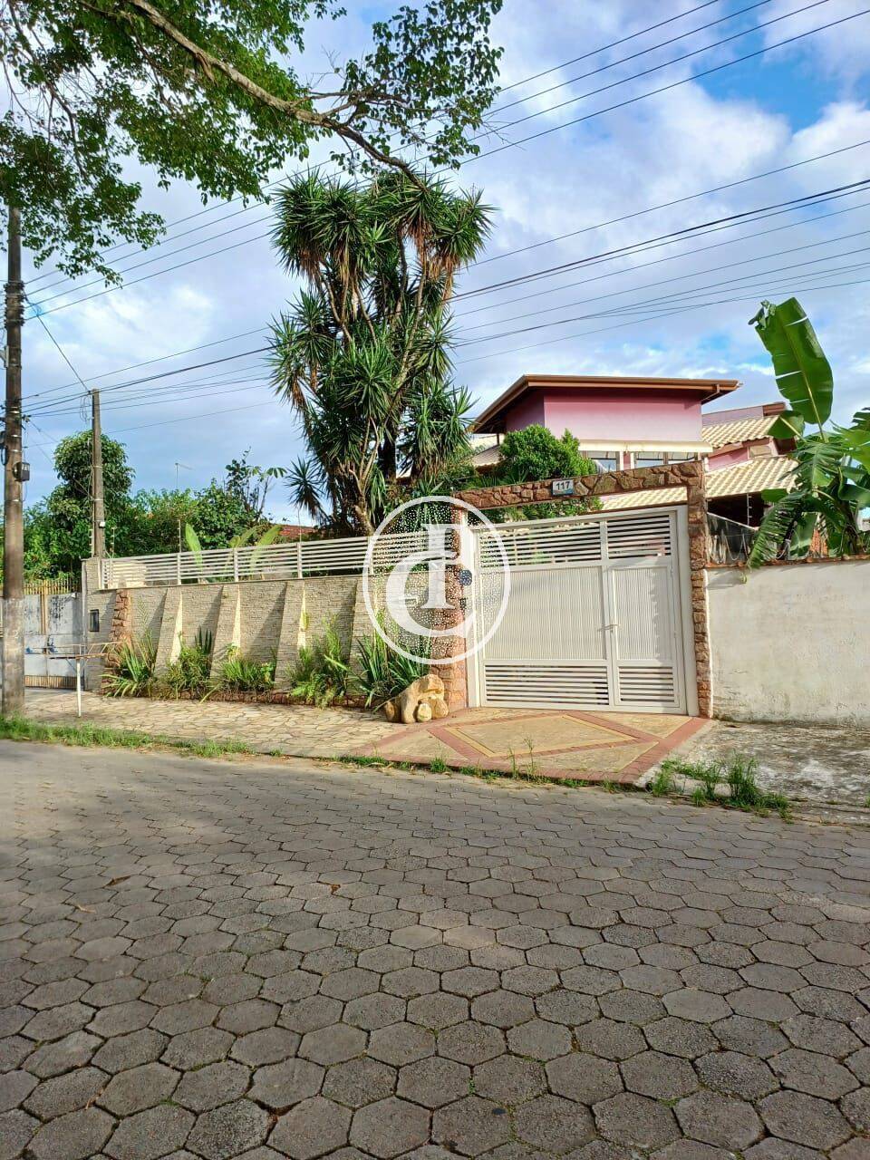 Casa, 4 quartos, 150 m² - Foto 1